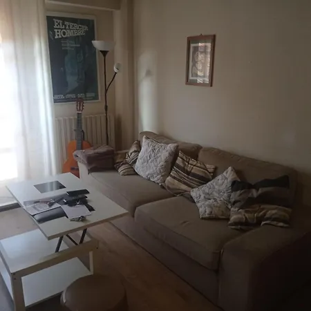 Junto Plaza Del Pilar Lägenhet